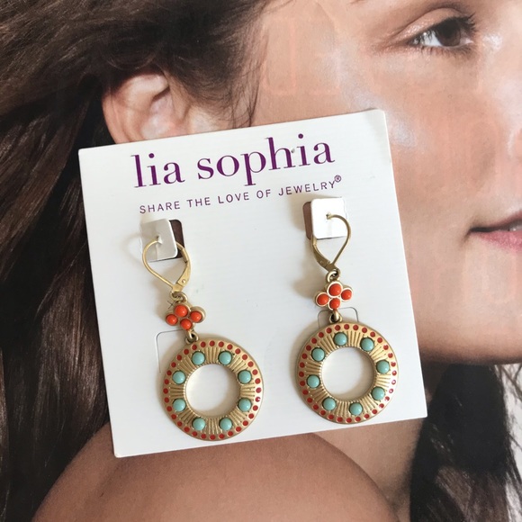 BEAUTIFUL Eclectic Dangle Gold Earrings - Picture 7 of 15